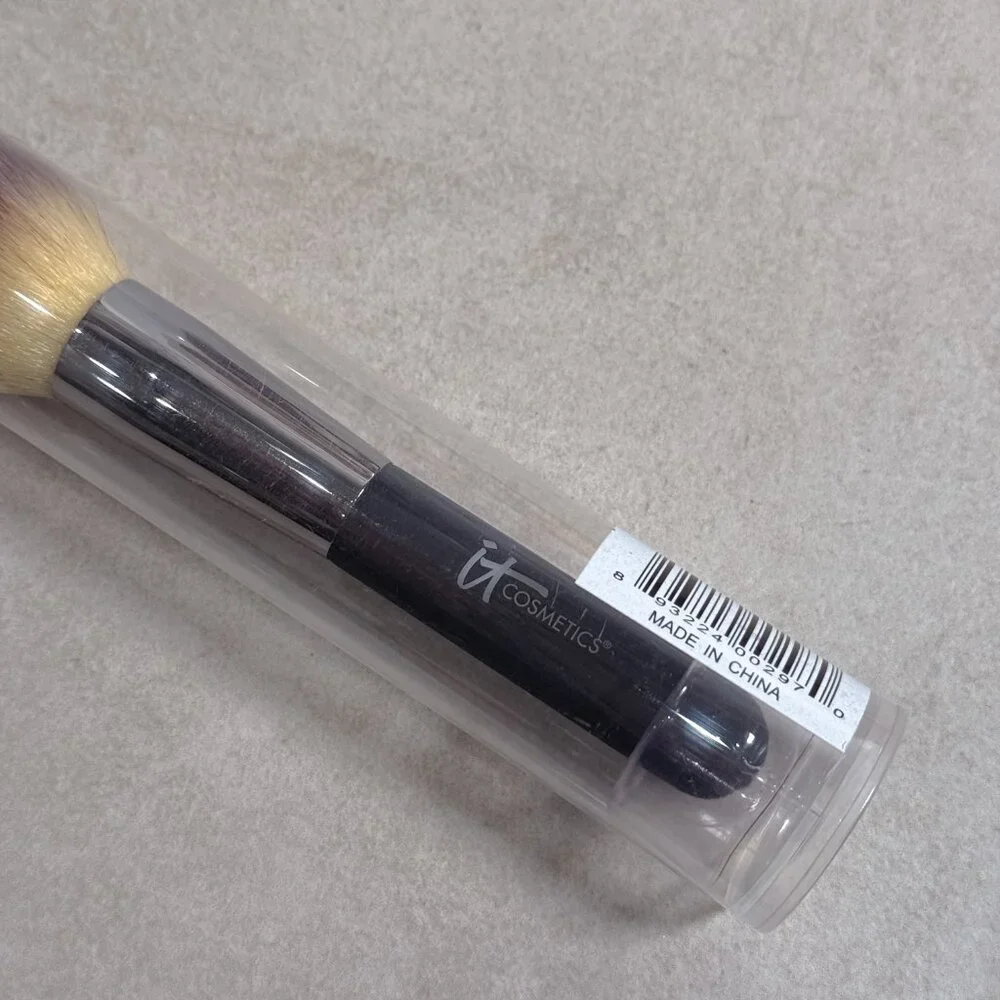 IT Cosmetics Heavenly Luxe Complexion Perfection Brush #7 New